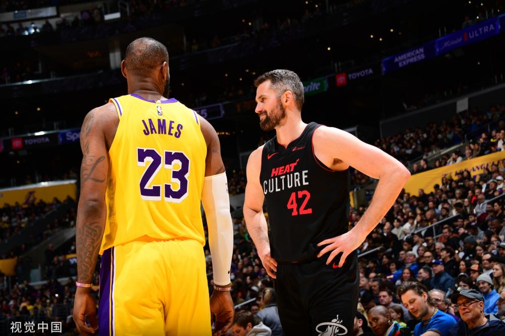 行为令人瞩 行为令人瞩