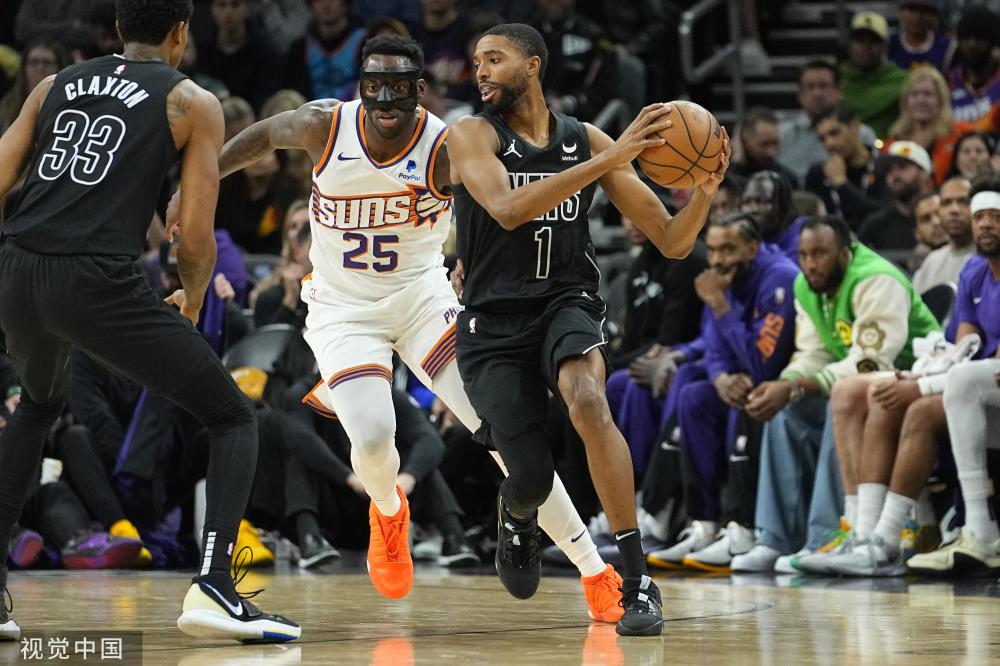 场表现中的 场表现中的