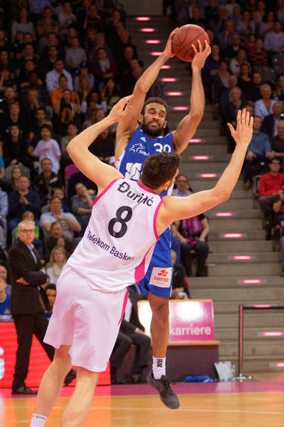 申京在随后 申京在随后